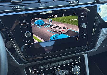 VW Touran Volkswagen 2.0 Highline 7-Sitzer AHK Digital Cockpit