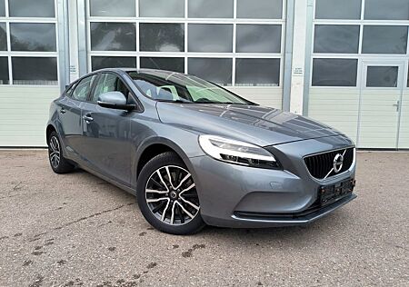 Volvo V40 Momentum LED Kamera PDC Alu uvm.