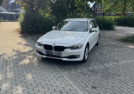 BMW 320 320dxDrive Touring Peformance Automatik Leder