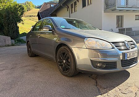 Volkswagen Jetta 2.0 FSI Sportline Sportline