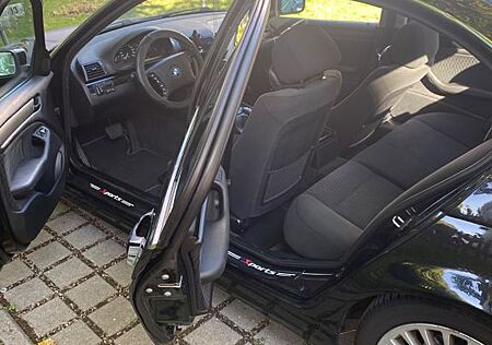 BMW 320i -