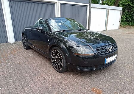 Audi TT Roadster 1.8T 110KW - Cabrio