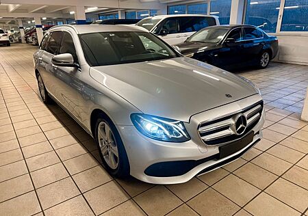 Mercedes-Benz E 220 d T Avantgarde Aut., LED, Navi, Leder