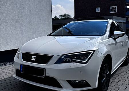 Seat Leon ST 1.2 TSI / Panoramadach/ Soundsystem/ AHK
