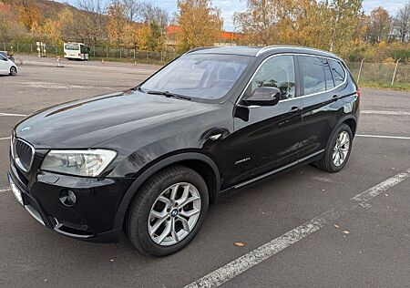 BMW X3 xDrive20d / 184 PS / Panorama / AHK