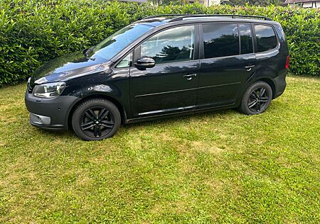 VW Touran Volkswagen 1.6 TDI Highline BlueMotion Technolog...