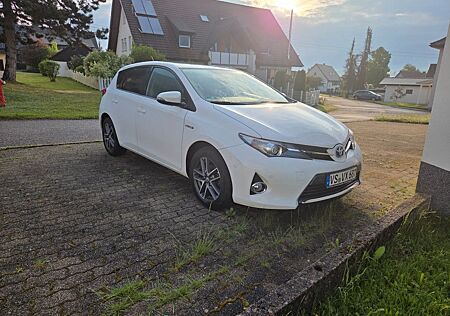 Toyota Auris Executive 1,6-l-Valvematic Multidrive ...
