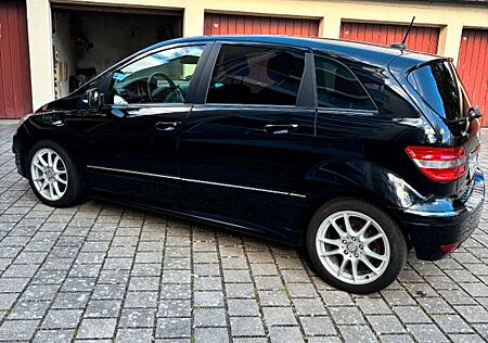 Mercedes-Benz B 180 BlueEFFICIENCY -
