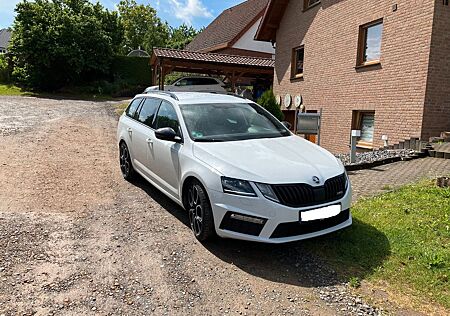 Skoda Octavia RS 2.0 TDI LED Navi LM19 Stand RFK AHK