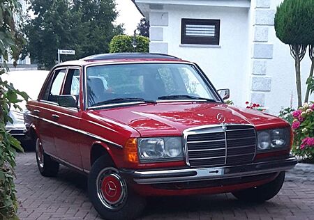 Mercedes-Benz 240