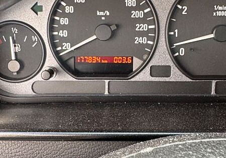 BMW 323ti Compact -