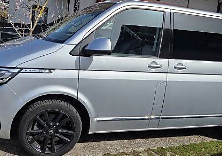 VW T6 Multivan Volkswagen 6.1