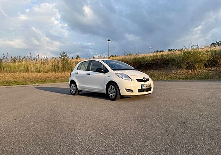 Toyota Yaris 1,0-l-VVT-i -