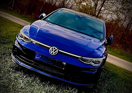 VW Golf Volkswagen 8 1.5 TSI OPF 150PS R-Line Lapiz Blue