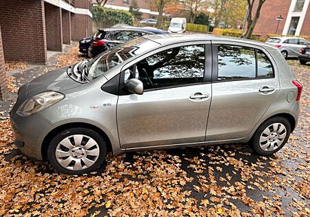 Toyota Yaris 1,3-l-VVT-i Cool Cool