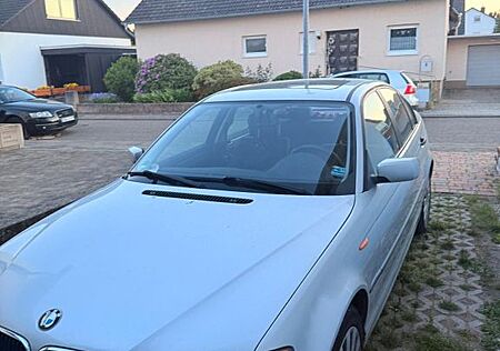 BMW 318 I Silber metallic