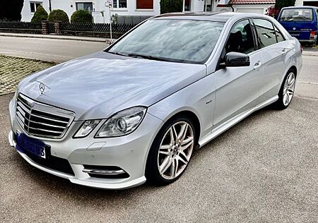 Mercedes-Benz E 500 4MATIC BlueEFFICIENCY AVANTGARDE AMG //