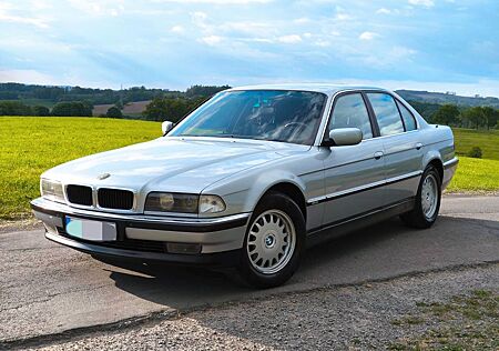 BMW 730iA E38 V8