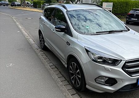 Ford Kuga 1,5 EcoBoost 4x4 129kW Black & Silv Aut...