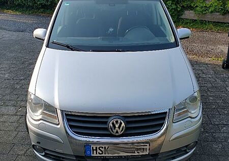 VW Touran Volkswagen 2.0 TDI 103kW DSG DPF - United