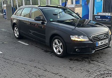Audi A4 gebraucht kaufen Audi A4 2.0 TDI (DPF) multitr. Attraction Avant A...