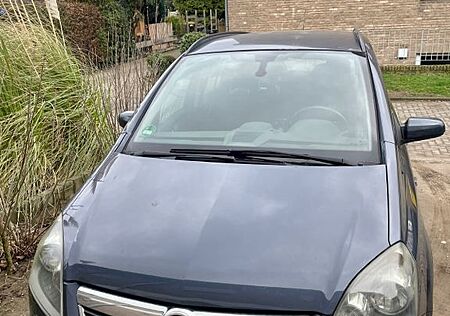 Opel Zafira 1.8 -
