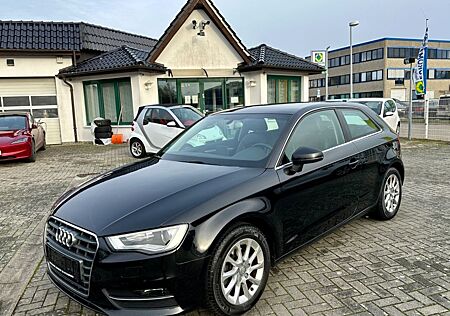 Audi A3 ambiente NAVI TEMPOMAT BI-XENON TEILLEDER AHK