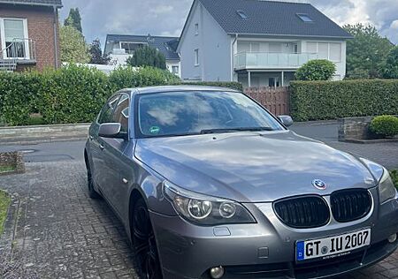 BMW 520i -