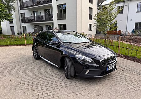 Volvo V40 CC D4 Summum 190PS 8-fach bereift