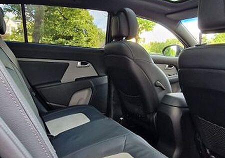 Kia Sportage 2.0 CRDi AWD 184 Platinum Edition A...