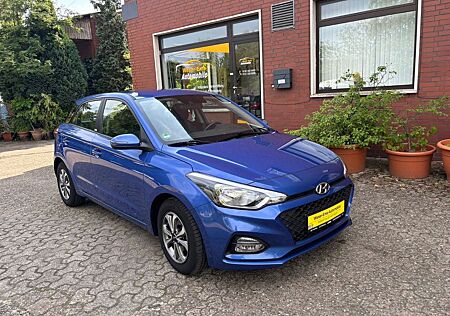 Hyundai i20 101PS EPH TEMP SHZ BLUET ALU TOP GEPFLEGT!