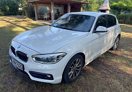 BMW 118i SportLine Automatik LED Leder 2-Zonen-Klima