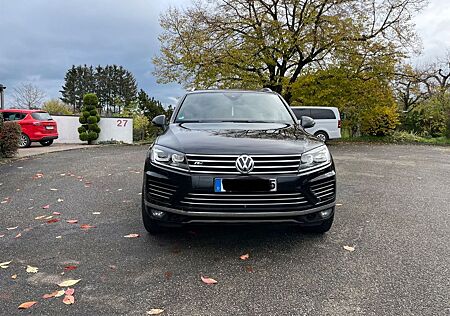 VW Touareg Volkswagen 3.0 V6 TDI R-Line