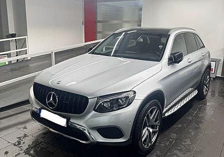 Mercedes-Benz GLC 250 4MATIC 20 Zoll AMG Panorama AHK Garantie