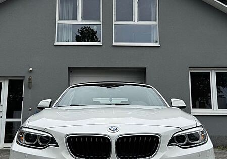 BMW 220i Cabrio Automatik M Sport Navi Klima