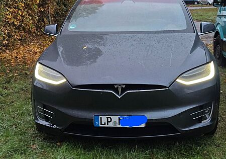 Tesla Model X 90D -