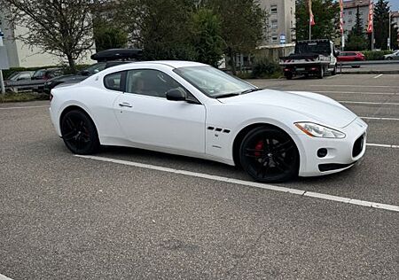 Maserati GranTurismo 4.2 V8 Automatik -