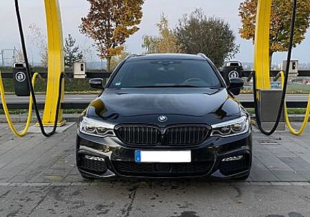 BMW 530d xDrive Touring nahezu Vollausstattung