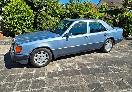 Mercedes-Benz 300E 24V W124 1.Hand