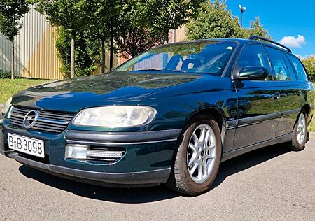 Opel Omega B Caravan 2.0 16V Sport