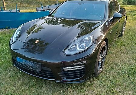 Porsche Panamera Turbo lückenlos Scheckheftgepflegt