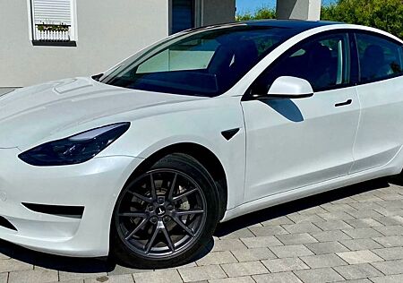 Tesla Model 3 Standard-Reichweite Plus - Hinterrad...
