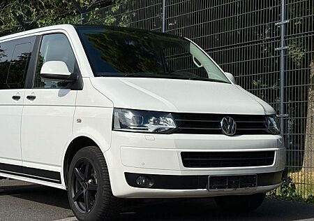 VW T5 Multivan Volkswagen Edition 25 AHK Kamera Tisch Navi LED