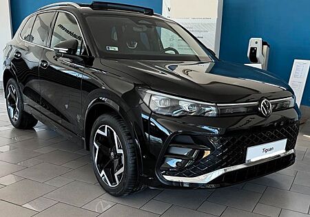VW Tiguan Volkswagen R-Line 2.0 TDI DSG 150 PS PANO IQ MATRIX