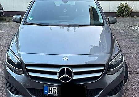 Mercedes-Benz B 180 d -