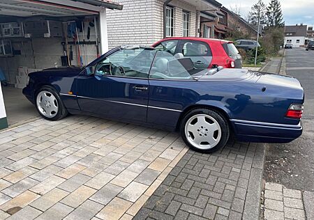 Mercedes-Benz E 200 E Cabrio