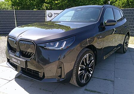 BMW X3 30e xDrive M Sport Pro AHK PanoGD 21Zoll Voll
