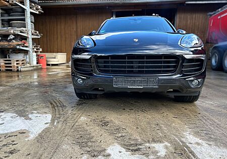 Porsche Cayenne S Diesel V8