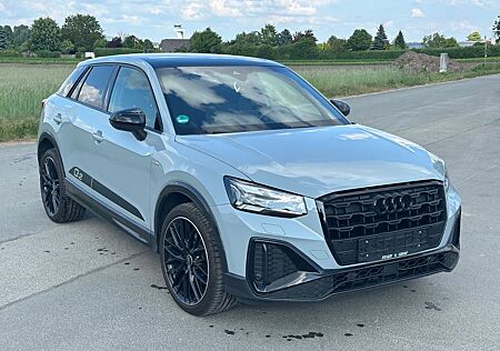 Audi Q2 35 TFSI edition one Matrix