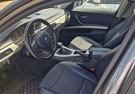 BMW 320d xDrive Touring -